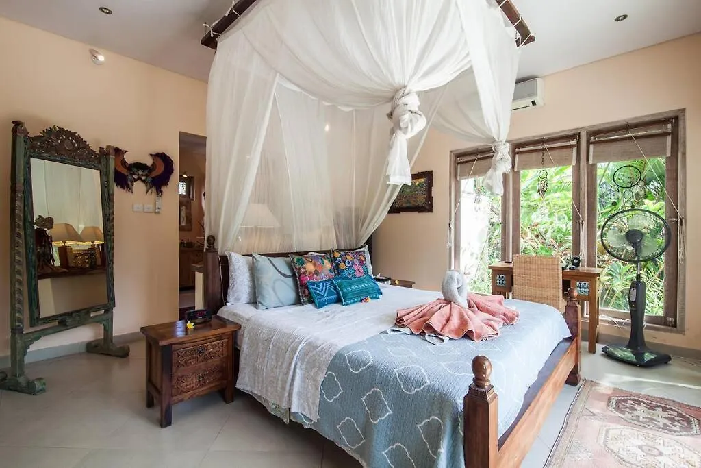 Villa Semua Suka/Ubud/2 Bd/2Bath/Ac/Pool